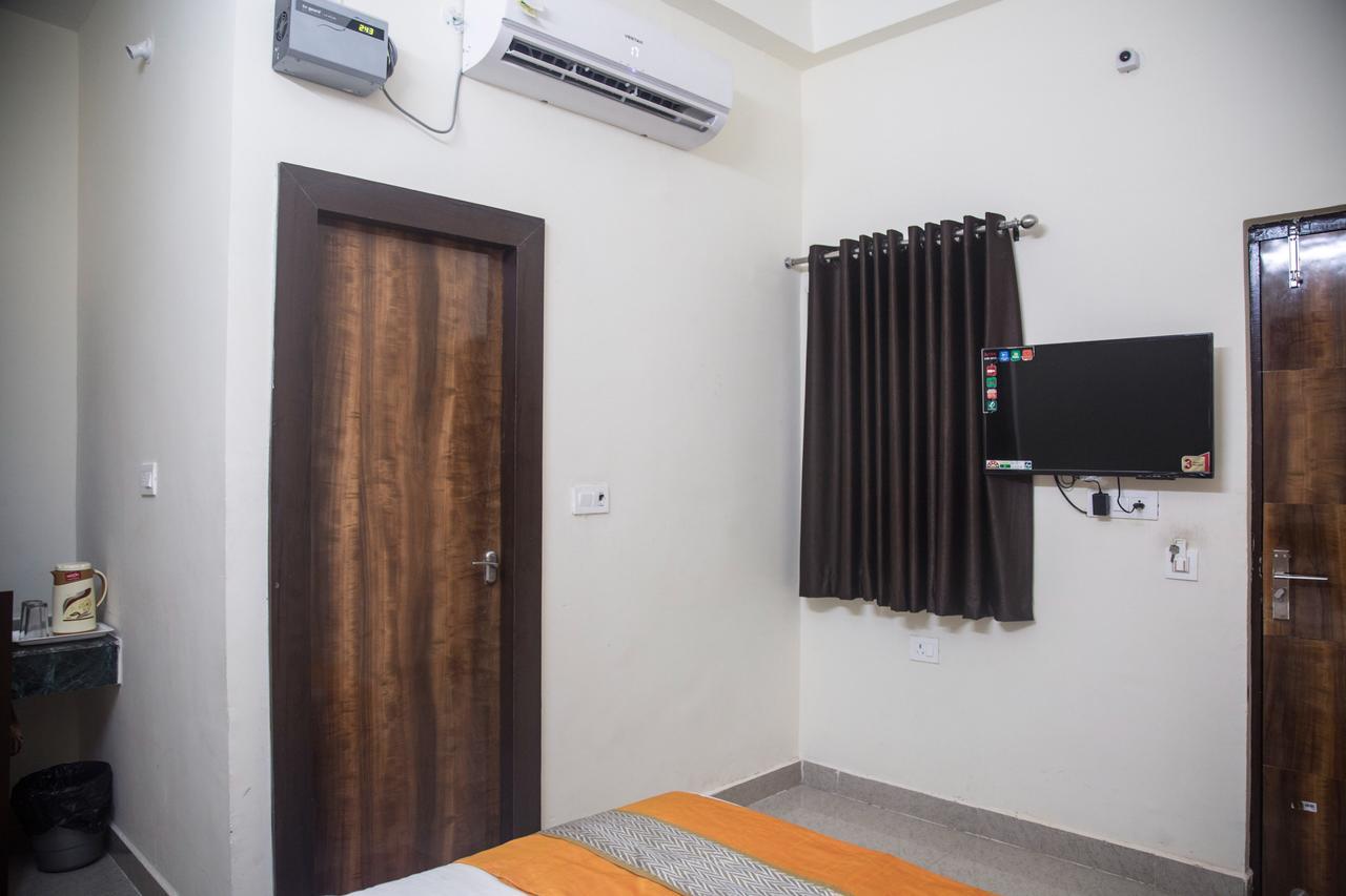 Отель Oyo 9123 Baghban Residency Гвалиор Экстерьер фото